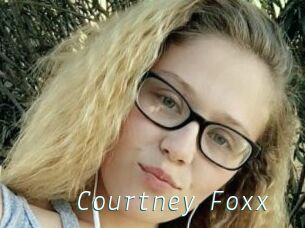 Courtney_Foxx