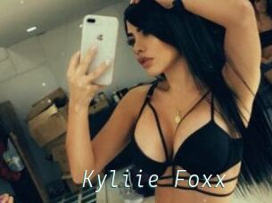 Kyliie_Foxx