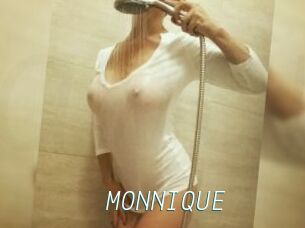 MONNIQUE_