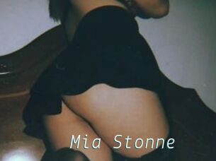 Mia_Stonne