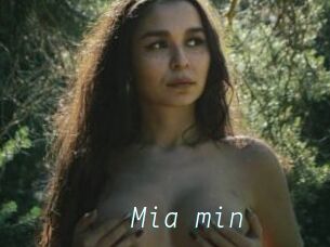 Mia_min