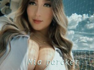 Mia_parcker