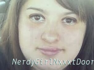 NerdyGirlNxxxtDoor