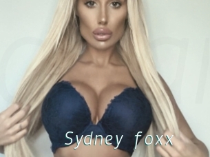 Sydney_foxx